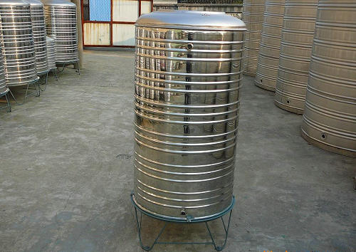 家用不銹鋼水箱購(gòu)買指南：選擇合適的容量保障家庭用水需求